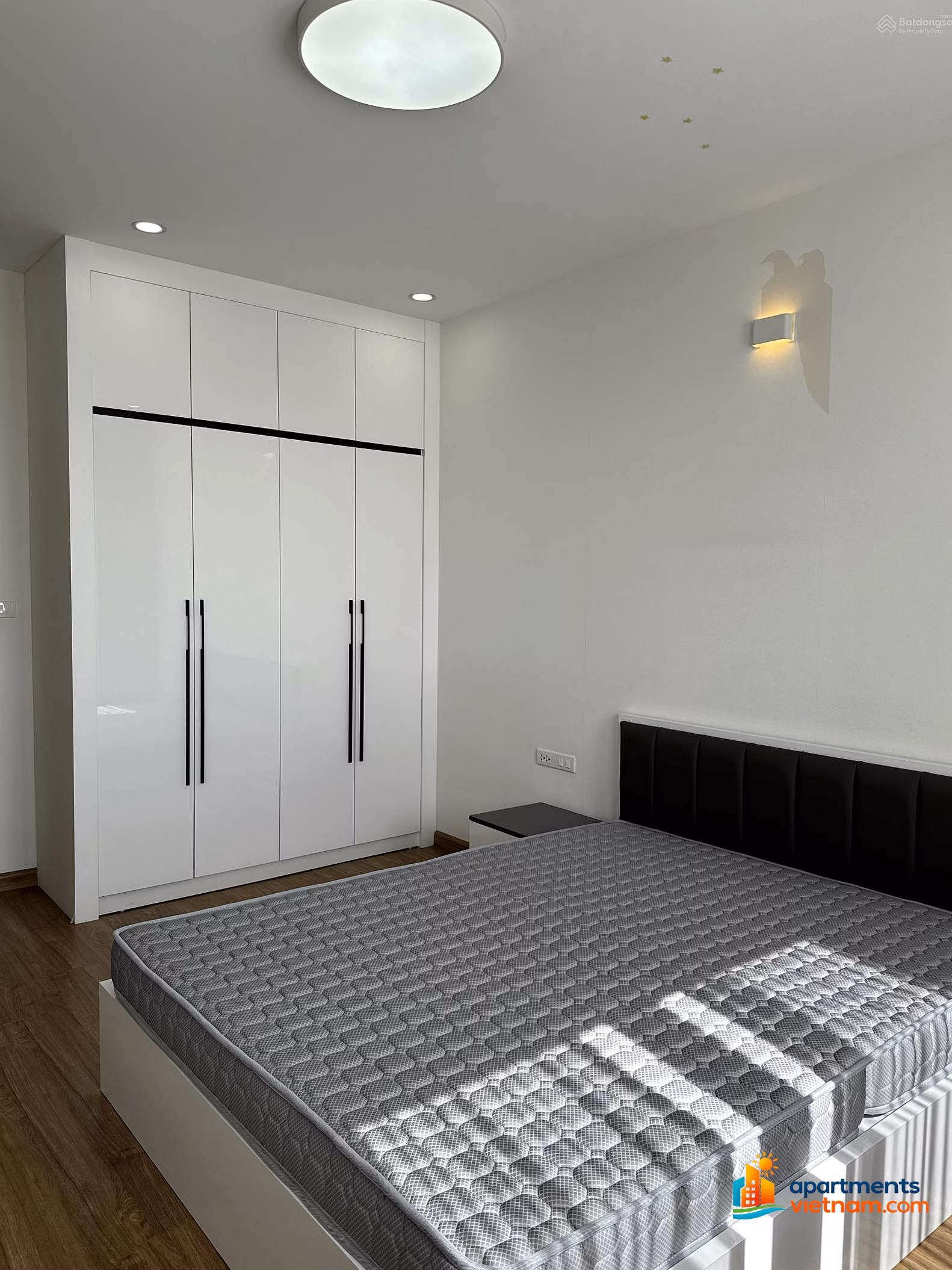 3-bedroom corner apartment for rent, 135m² - Fully furnished, new and beautiful, exactly like the photo. Correct information
