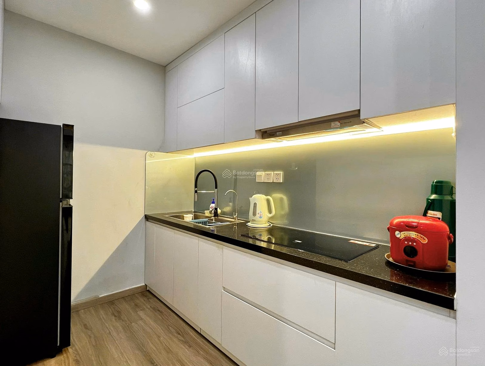 HUD Building Nha Trang apartment for rent, 2 bedrooms fully furnished, cool 15th floor.