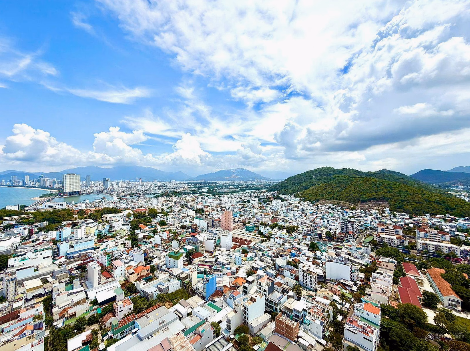 OWNER FOR SELLING VIP APARTMENT Apartment 3604, Floor 36, OC3 Building, SUPER BEAUTIFUL VIEW CLOSE TO NHA TRANG BEACH