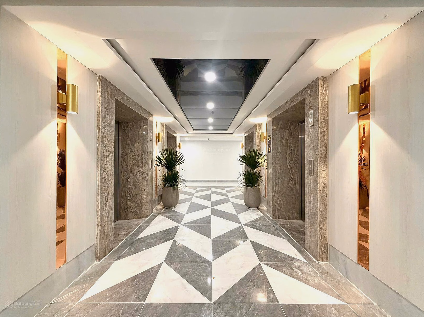 OWNER FOR SELLING VIP APARTMENT Apartment 3604, Floor 36, OC3 Building, SUPER BEAUTIFUL VIEW CLOSE TO NHA TRANG BEACH
