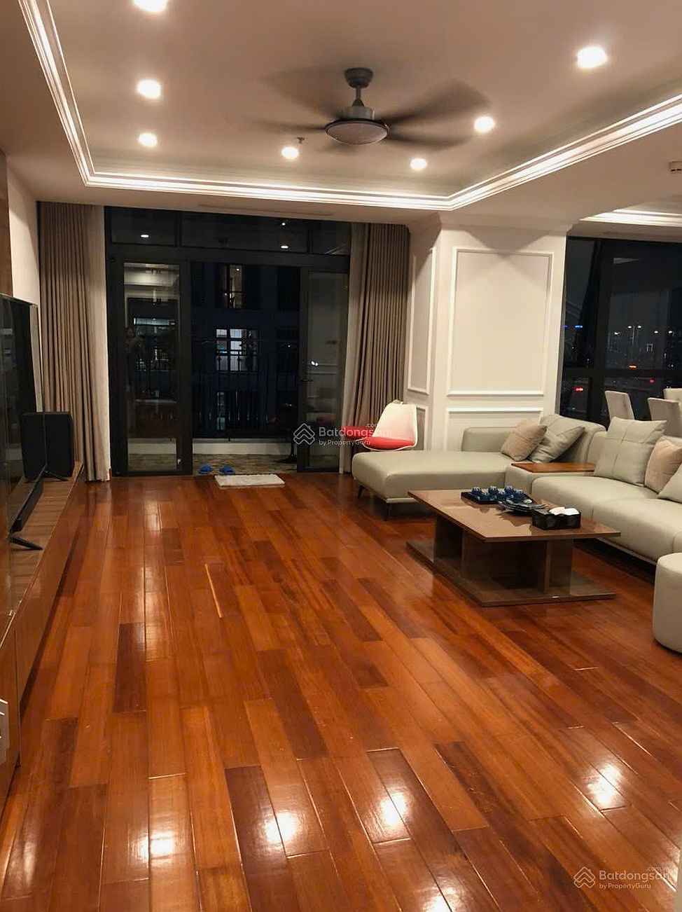 Management Board synthesizes Royal City apartment fund 2 bedrooms - 3 bedrooms - 4 bedrooms duplex, penthouse priced from only 16 million/month