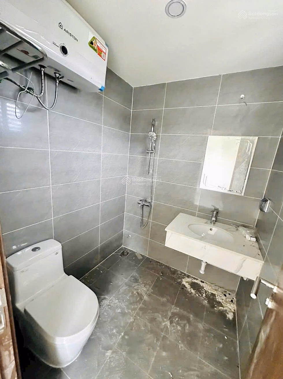 Owner needs to sell CCU Phuoc Long apartment at good price, Southeast direction, river view