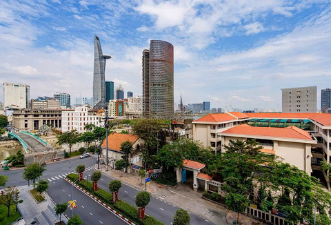 Saigon Royal District 4 for rent - 43m² fully furnished, view of Bitexco and Saigon River - 15 million