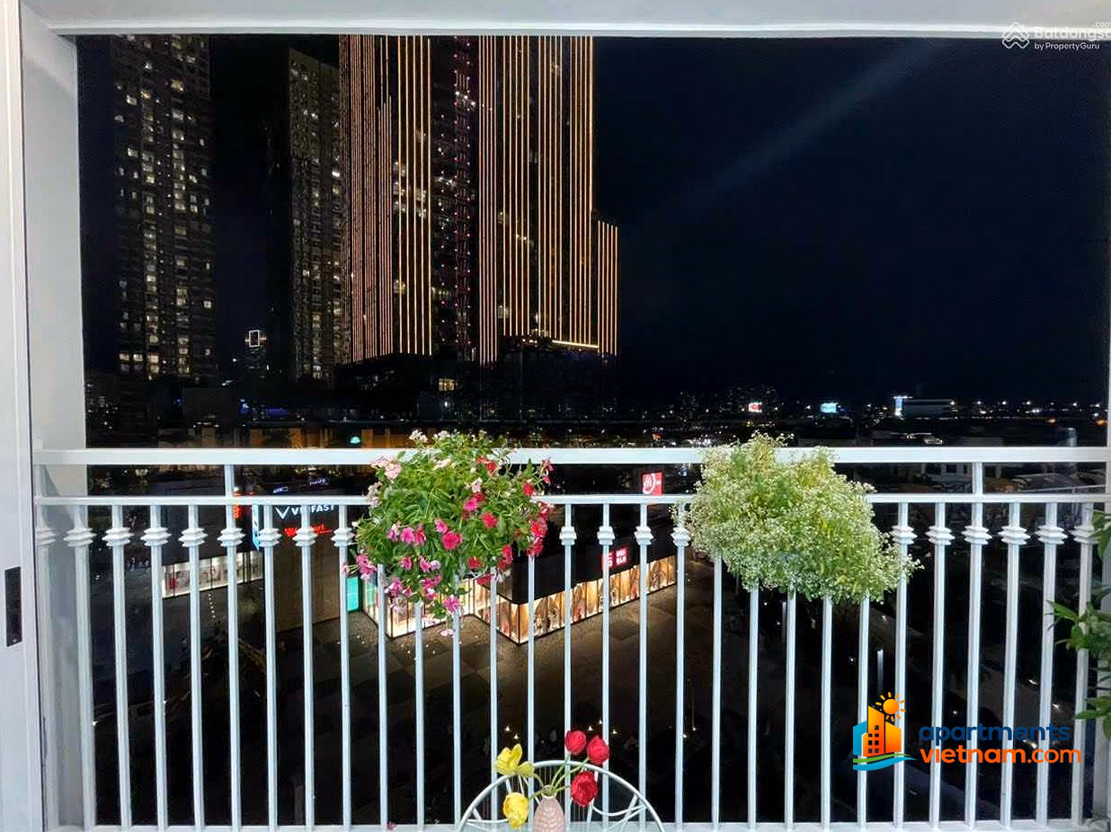 Excellent apartment for rent in CH Vinhomes Central Park 3 bedrooms, Landmark 81, best price in Binh Thanh