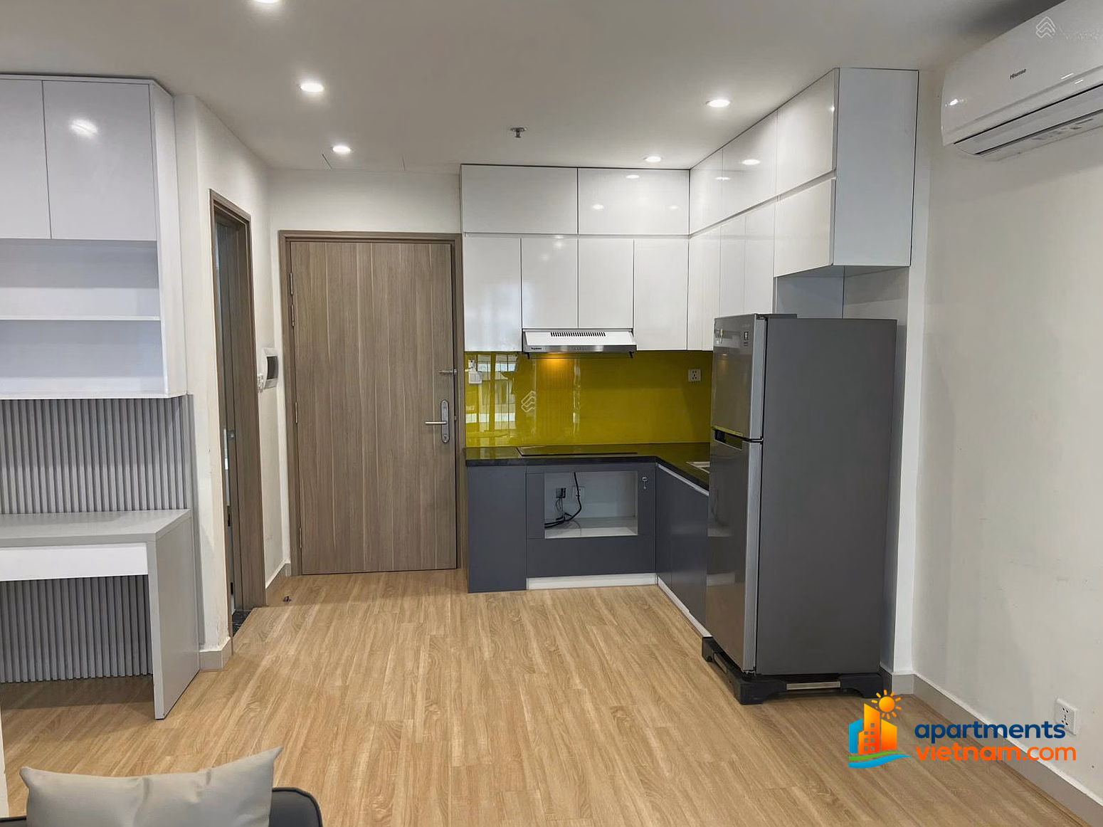 Updated prices Ocean Park 1 6/26: Studio 1,9 billion, 1BR+1 2,7 billion, 2BR 3,2 billion, 3BR 4,3 billion. Ready certificate - Fully furnished
