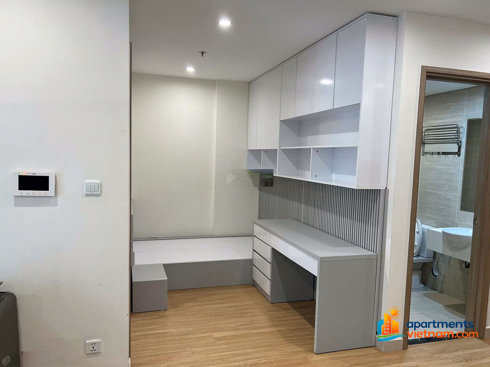 Updated prices Ocean Park 1 6/26: Studio 1,9 billion, 1BR+1 2,7 billion, 2BR 3,2 billion, 3BR 4,3 billion. Ready certificate - Fully furnished