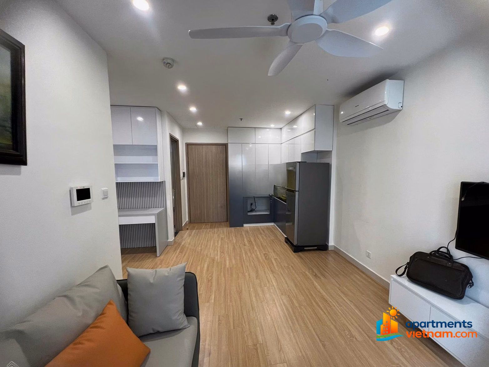 Updated prices Ocean Park 1 6/26: Studio 1,9 billion, 1BR+1 2,7 billion, 2BR 3,2 billion, 3BR 4,3 billion. Ready certificate - Fully furnished