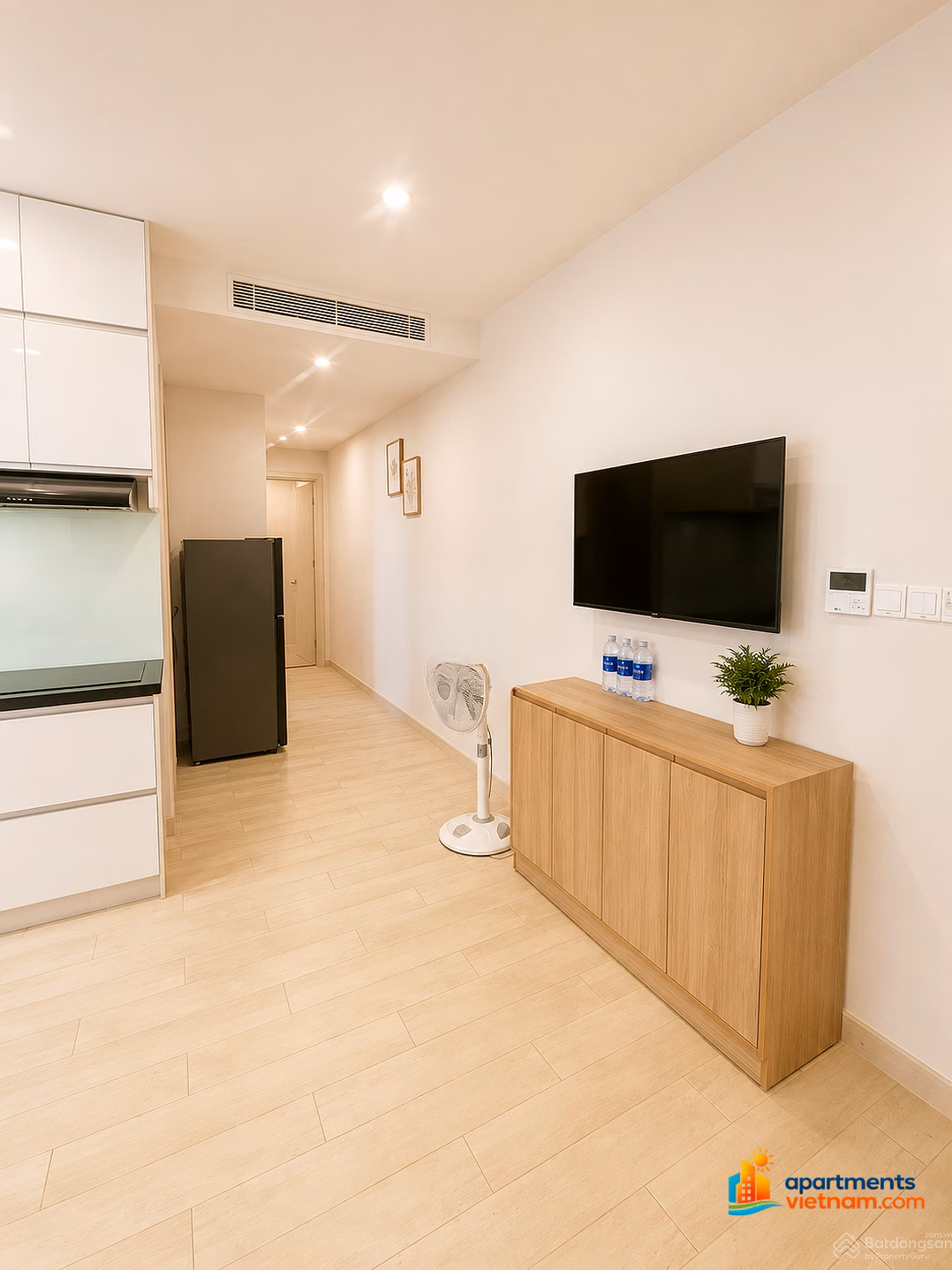 Gold Coast 2-bedroom apartment for sale at ridiculously low price, can be sold