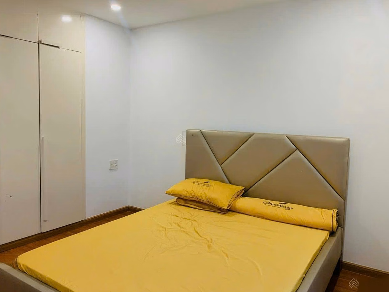 Penthouse for rent with 5 bedrooms, 5 bathrooms, 360m2 in New Saigon - Hoang Anh Gia Lai 3