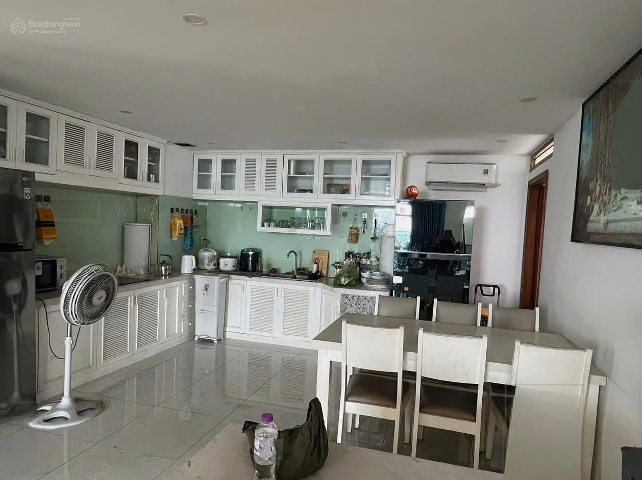 Penthouse for rent with 5 bedrooms, 5 bathrooms, 360m2 in New Saigon - Hoang Anh Gia Lai 3