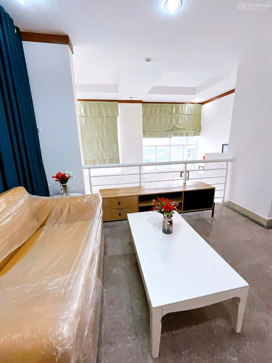Penthouse for rent 5 bedrooms 5 bathrooms 360m2 in New Saigon - Hoang Anh Gia Lai 3, great price 28 million/month