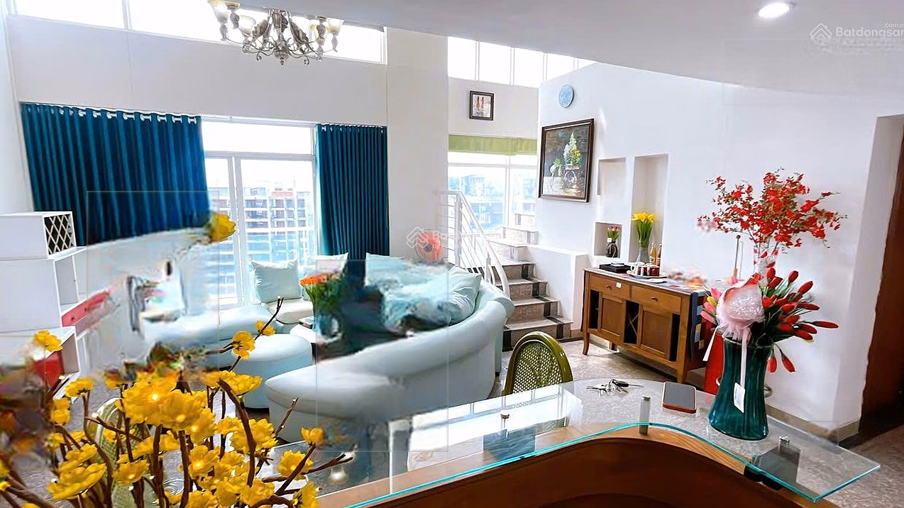 Penthouse for rent 5 bedrooms 5 bathrooms 360m2 in New Saigon - Hoang Anh Gia Lai 3, great price 28 million/month