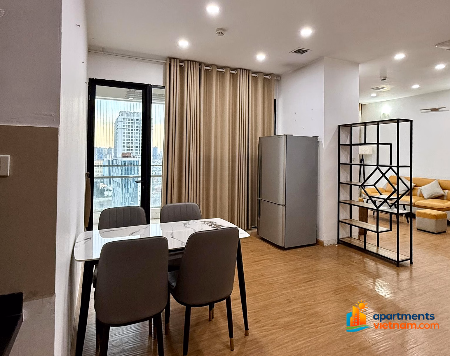 Apartment for rent at Ngoc Khanh Plaza, super bargain price 18 million, 114m2, 2 bedrooms, 2 bathrooms