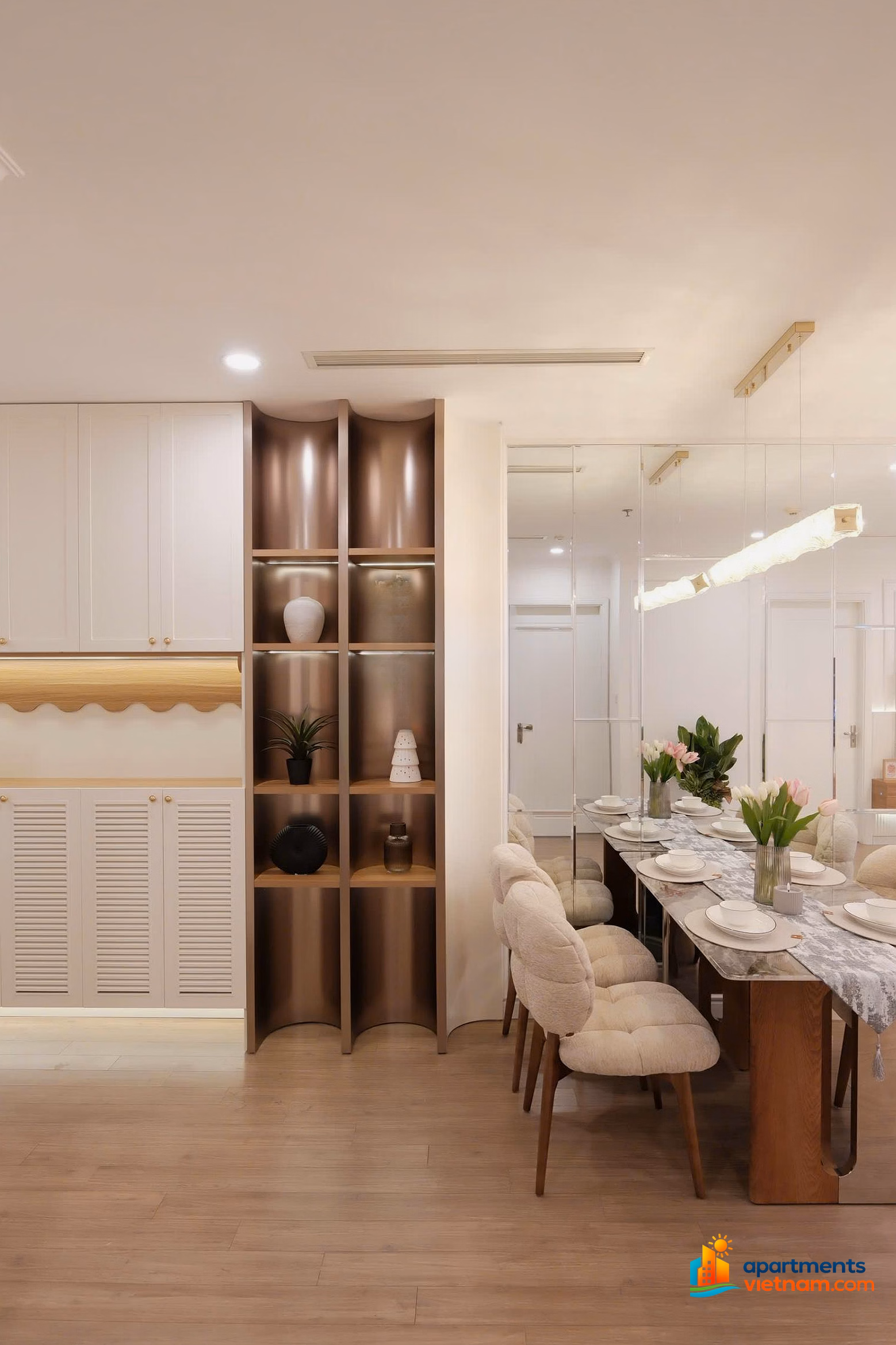 Selling 2-bedroom apartment, 73m2 in building P2 at Vinhomes Times City - Park Hill, 8.5 billion, house as pictured
