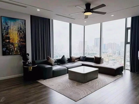 Collection of 2 bedroom - 3 bedroom - 4 bedroom duplex apartments, Royal City penthouses priced from only 16 million/month. Contact: 0866 562 ***