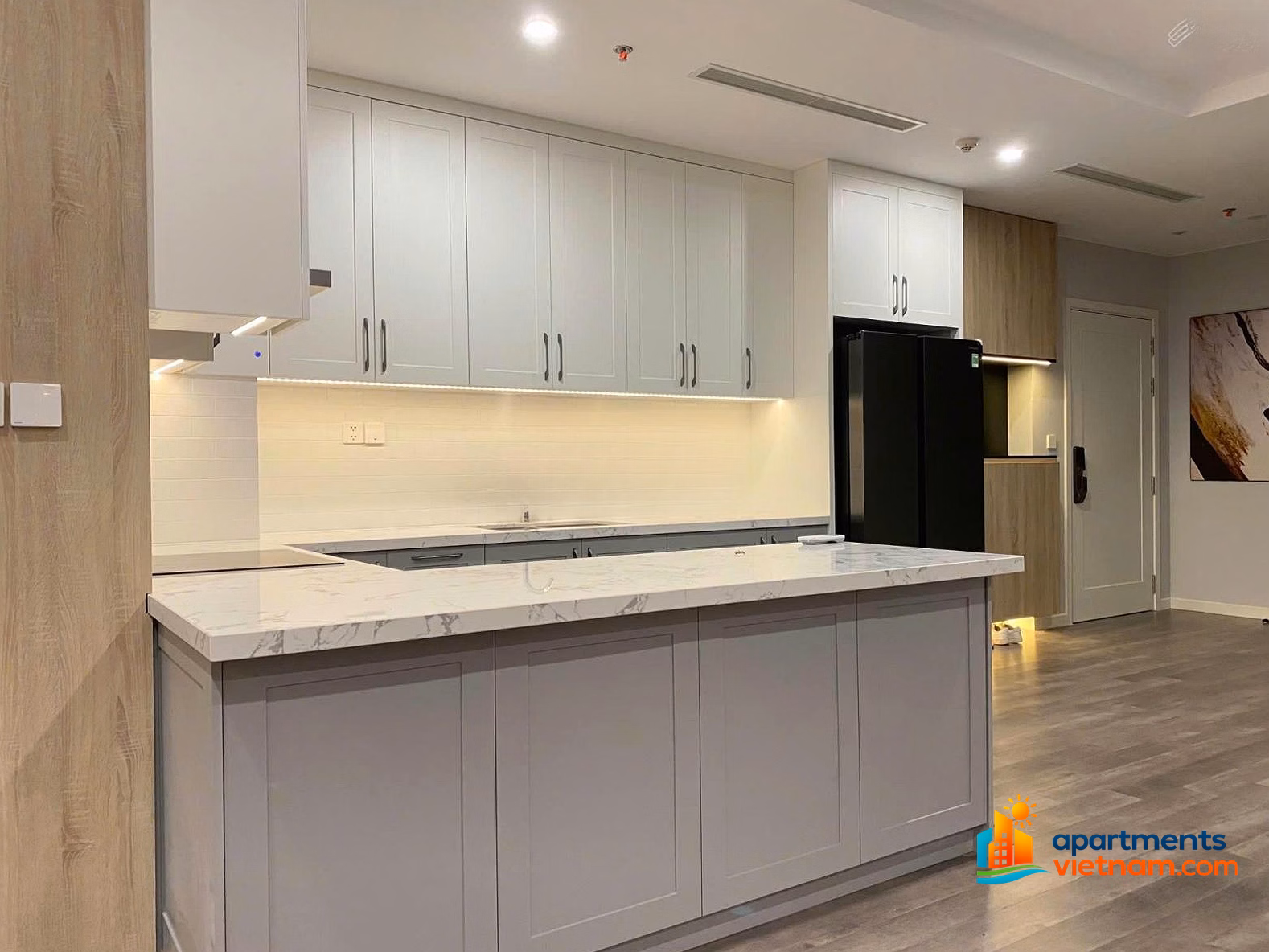 Studio for rent - 1.5 bedrooms - 2.3 bedrooms with lake view from only 15 million VND Vinhomes D'Capitale