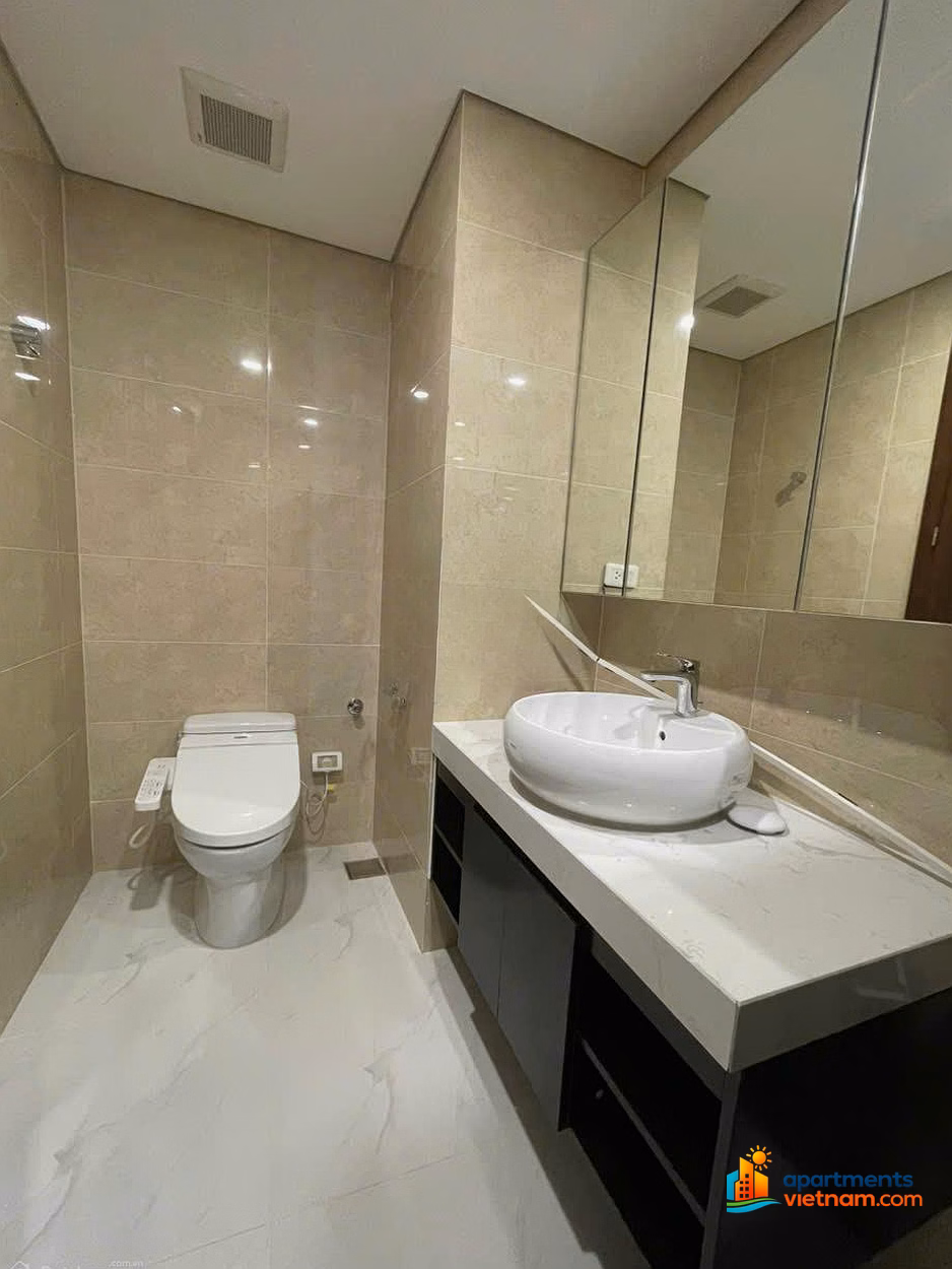 HOTEST TAY HO - 2 BEDROOM DIRECT WEST LAKE VIEW PRICE 17.5 MILLION/MONTH