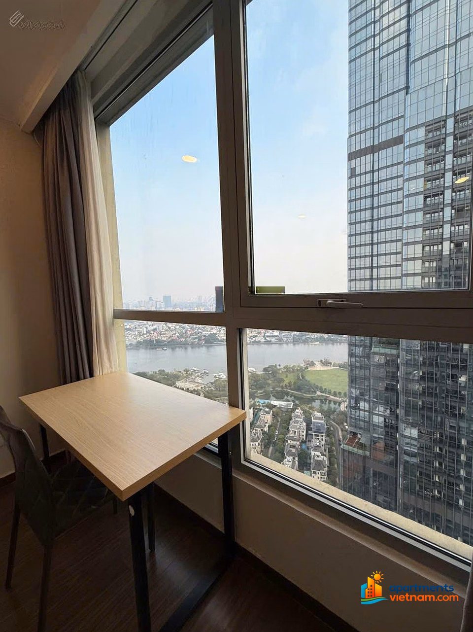 Cut a financial loss of 6 billion to sell Landmark 6 Vinhomes Central Park - 4 bedrooms 150m² river view for only 24.99 billion