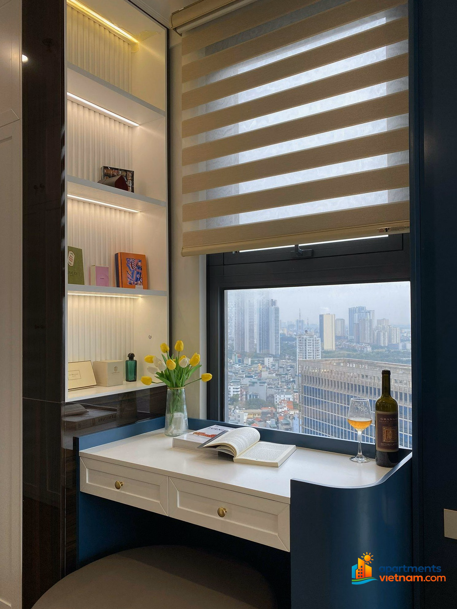 Transfer 3-Bedroom Corner Unit on Floor 25 with Park View – Fully Furnished with Electronics & Air Conditioning