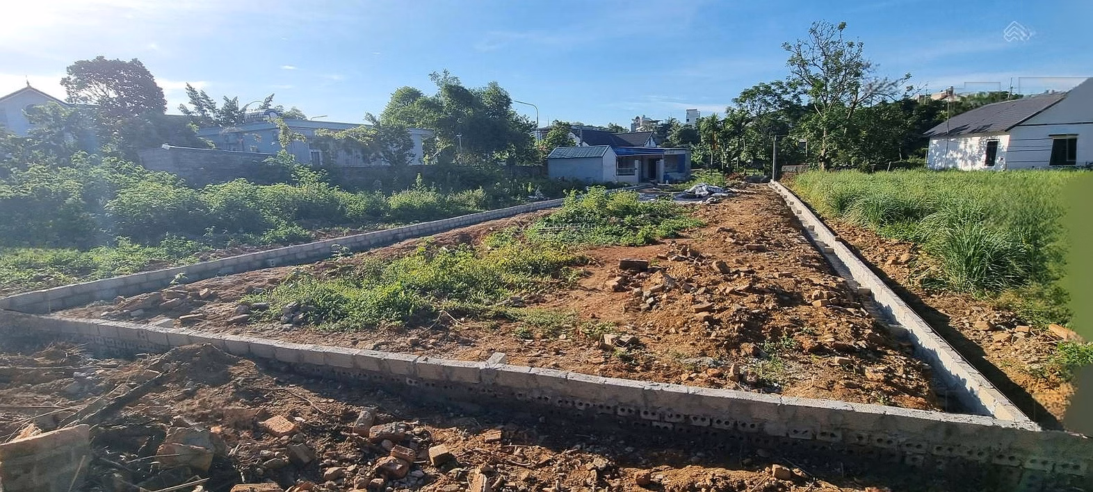 The owner needs to sell land with red book in Thang Dau Village, Phu Cat, Hanoi