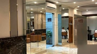 Grade B office for rent in Dien Bien Phu, Binh Thanh || Area: 200m2 - right next to Metro station