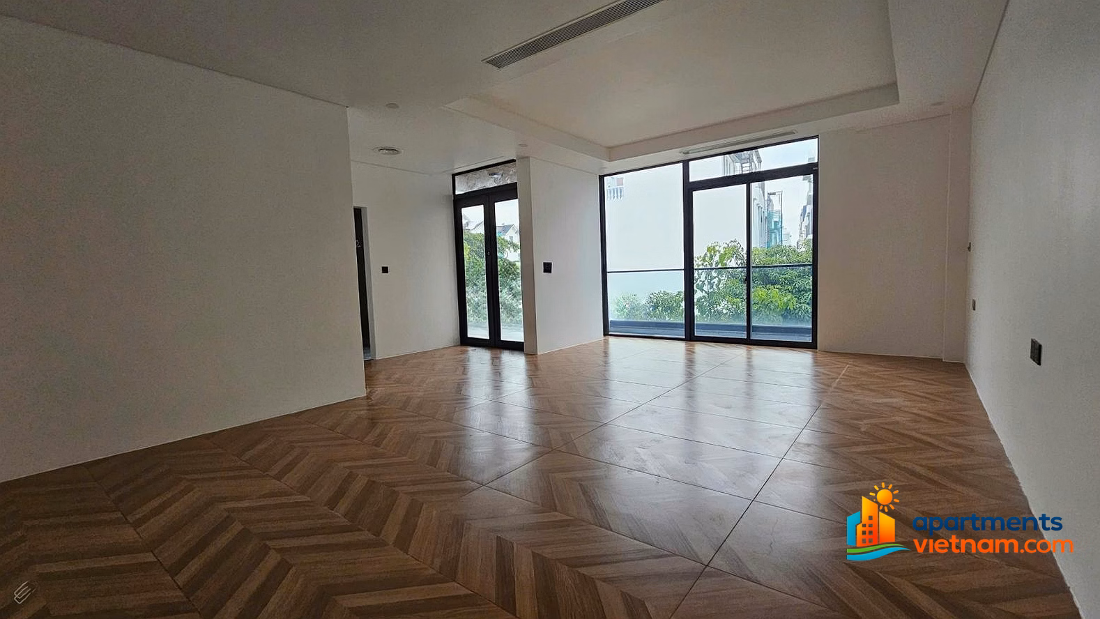 Saigon Mystery office house for rent - 80 million/month - 100% new house - 1 basement, 4 floors - 650m²
