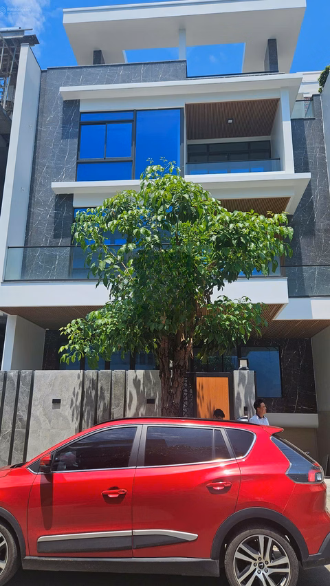 Saigon Mystery office house for rent - 80 million/month - 100% new house - 1 basement, 4 floors - 650m²
