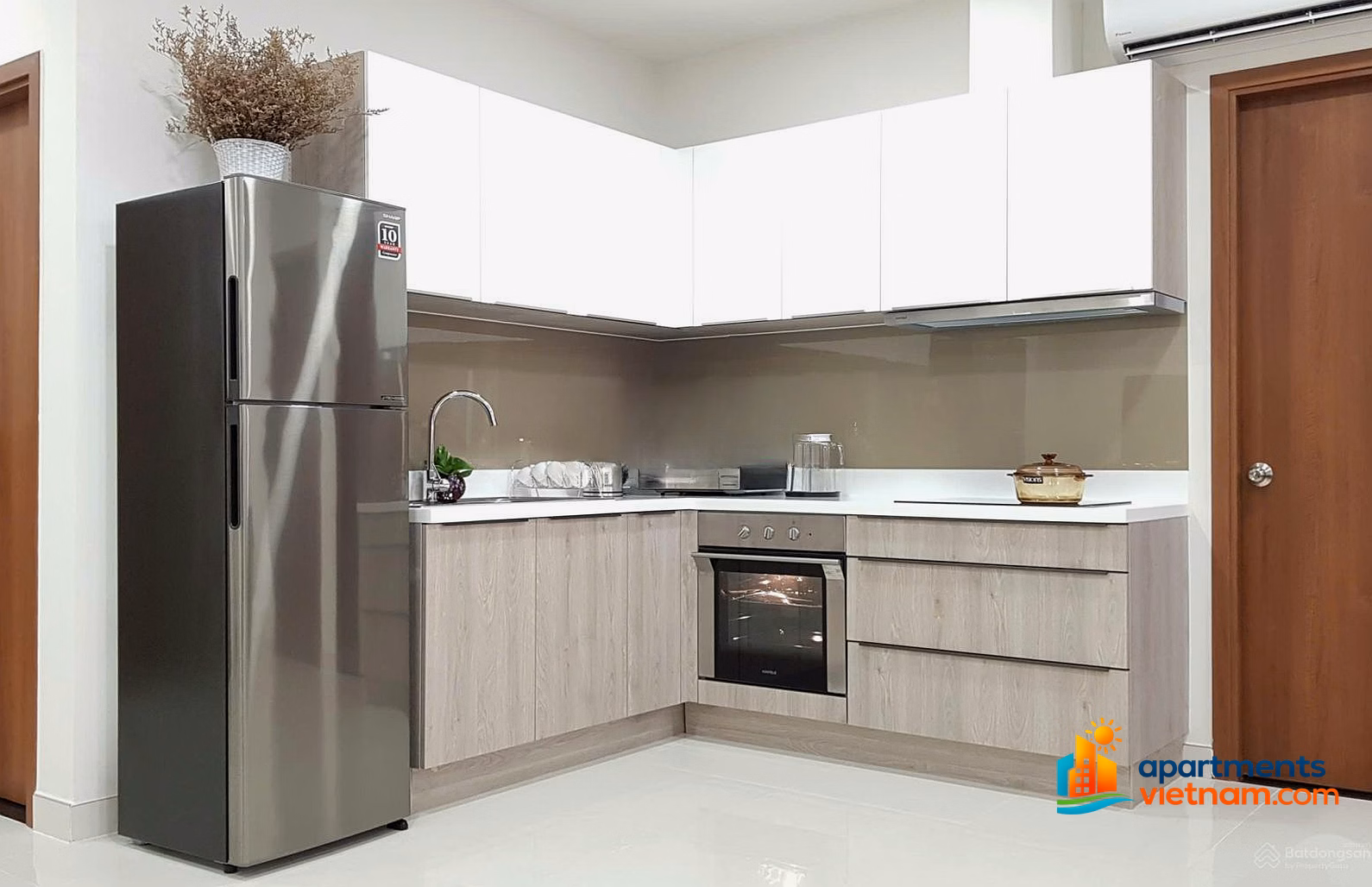Need to rent beautiful apartment in Grand Riverside. Area: 80m2, 2 bedrooms, 2 bathrooms. Price 19 million/month***