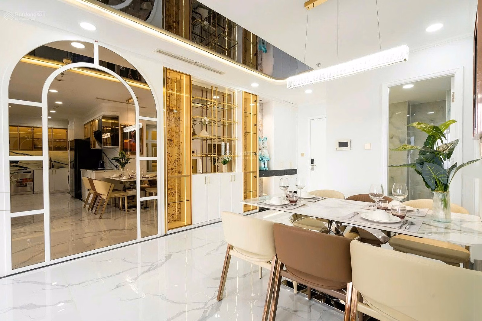 Vinhomes 2-bedroom apartment for rent with beautiful furniture and view of LM 81 at Vinhomes Central Park