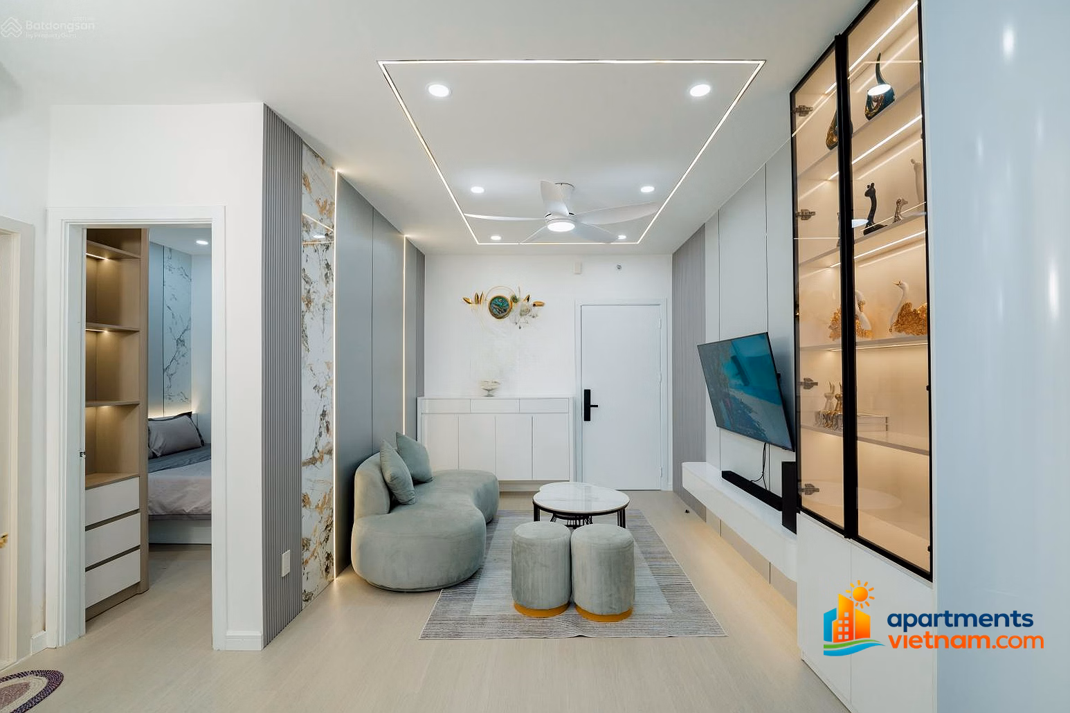 My Dung sells cool apartments across the beach, brand new furniture right on Nha Trang beach