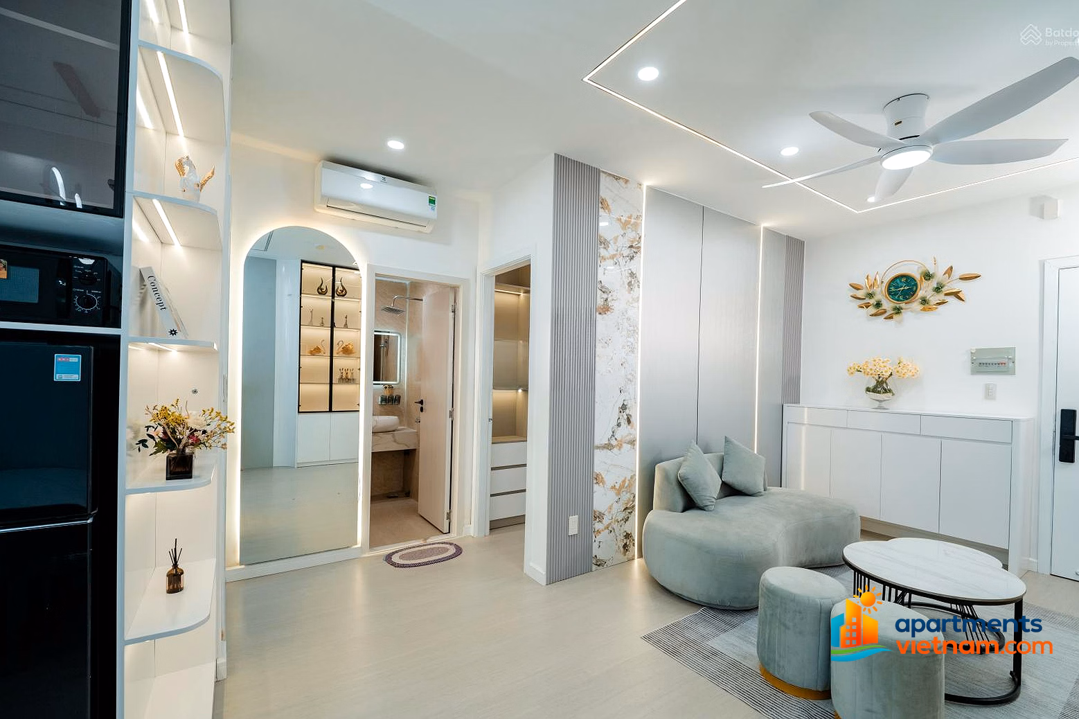 My Dung sells cool apartments across the beach, brand new furniture right on Nha Trang beach