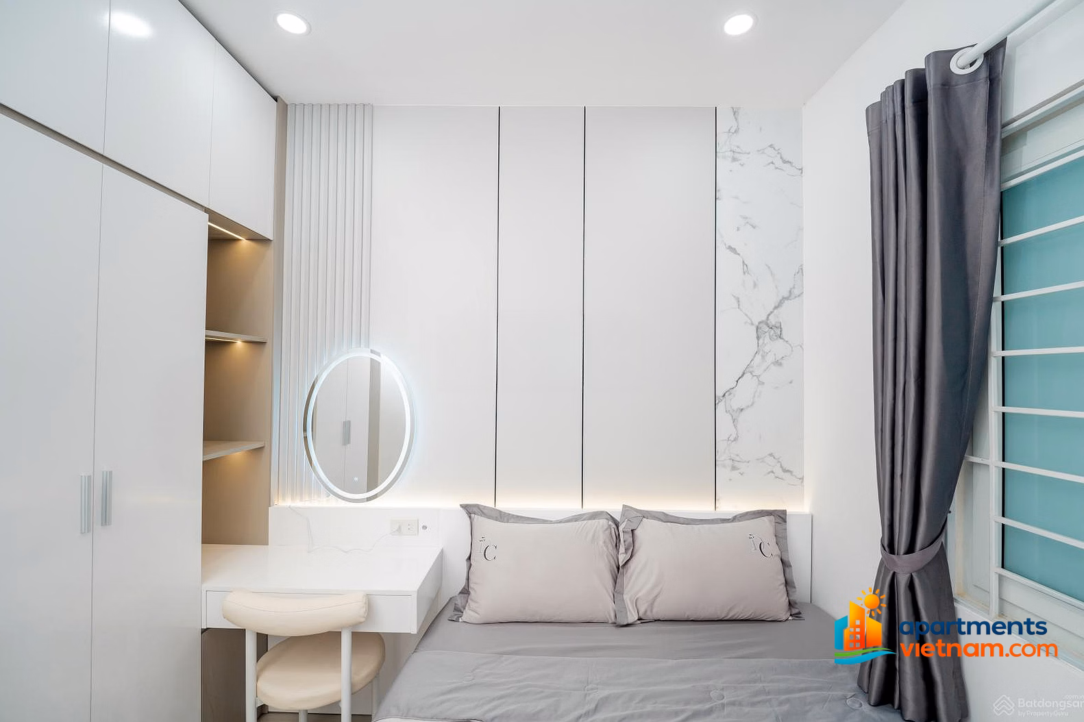 My Dung sells cool apartments across the beach, brand new furniture right on Nha Trang beach