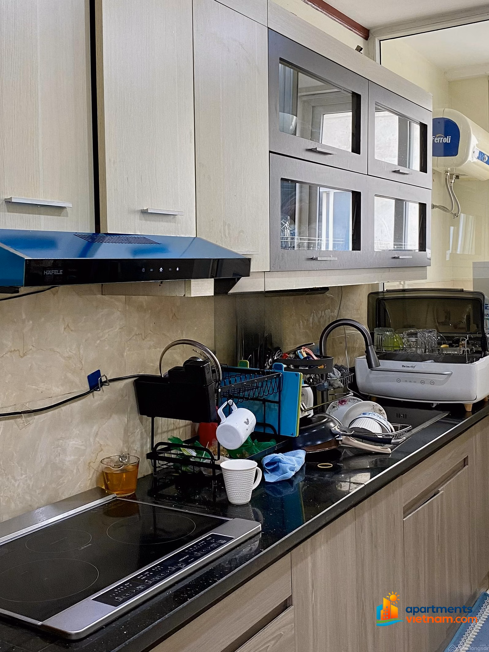 The owner leases Vinaconex 1 apartment, 289A Khuat Duy Tien. 207 m2, 4 bedrooms, 3 bathrooms, fully furnished. 23 million/month