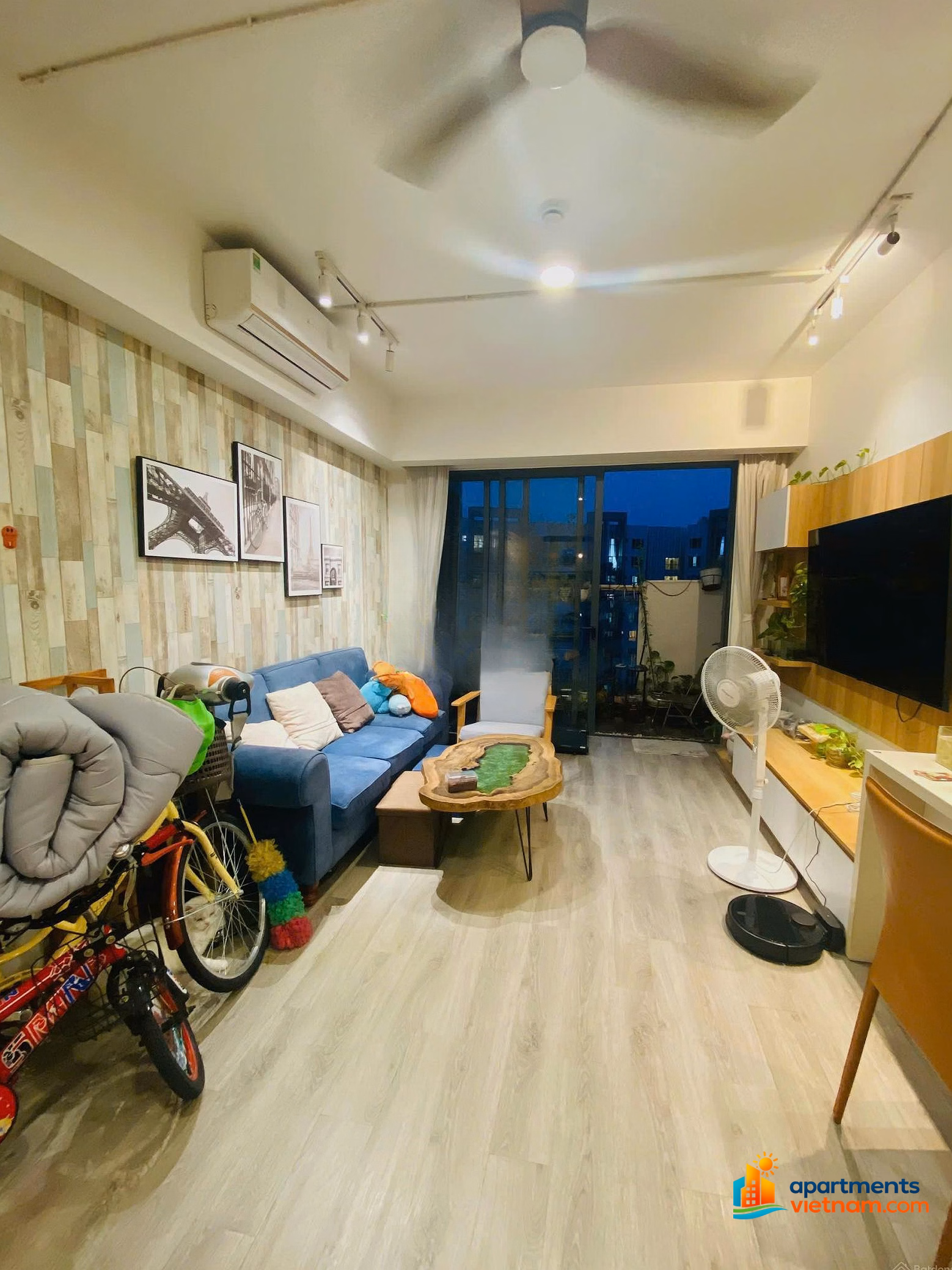 Quick sale of Celadon City apartment in Tan Phu District, Right at Aeon Mall, 104m2, 3 bedrooms 2 bathrooms, immediate delivery