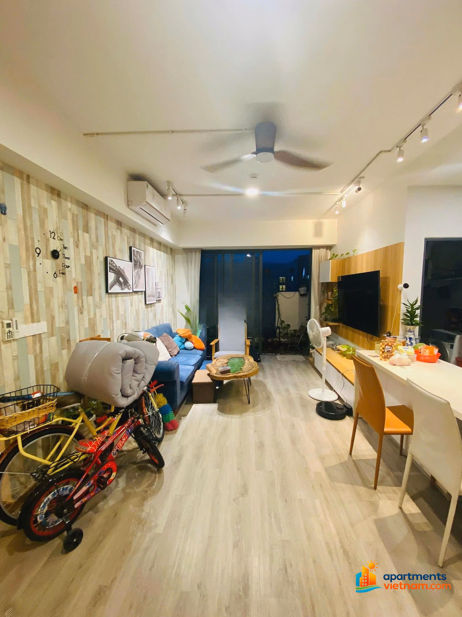 Quick sale of Celadon City apartment in Tan Phu District, Right at Aeon Mall, 104m2, 3 bedrooms 2 bathrooms, immediate delivery