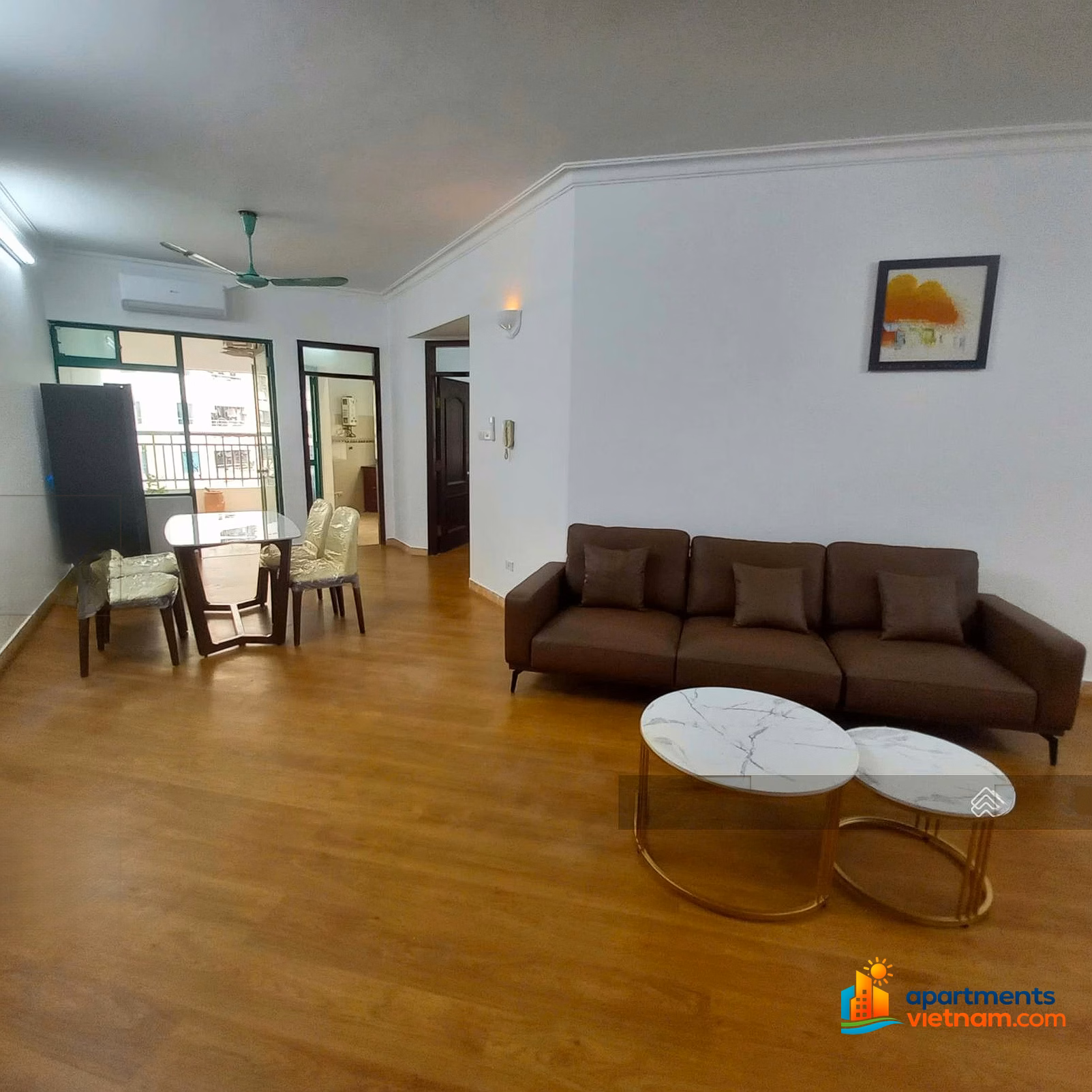 Owner consigns apartment for rent at 17T5 Hoang Dao Thuy, 2 bedrooms fully furnished, 120m², price only 15.5 million