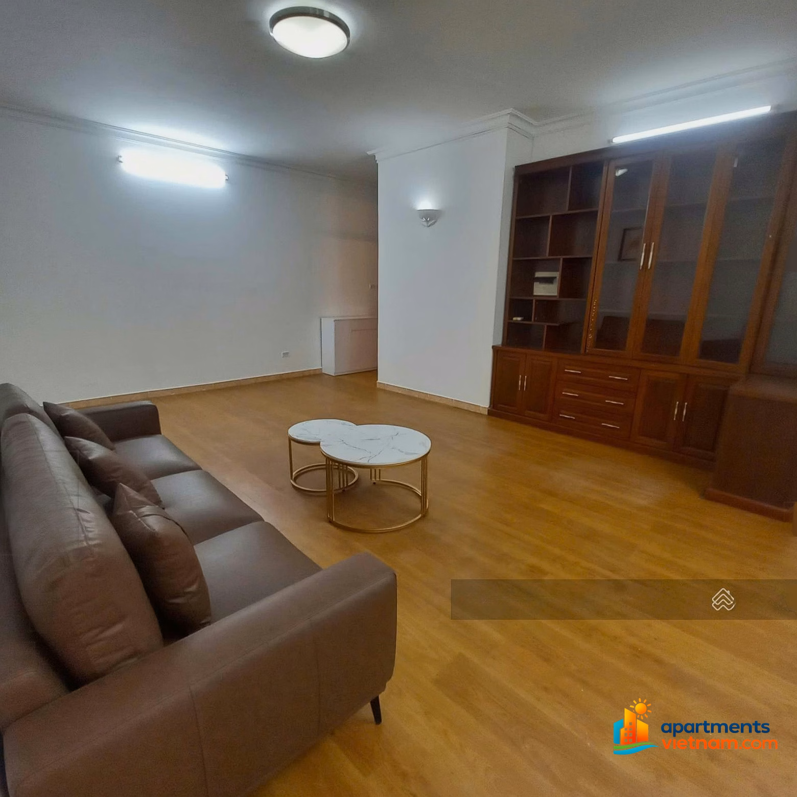 Owner consigns apartment for rent at 17T5 Hoang Dao Thuy, 2 bedrooms fully furnished, 120m², price only 15.5 million