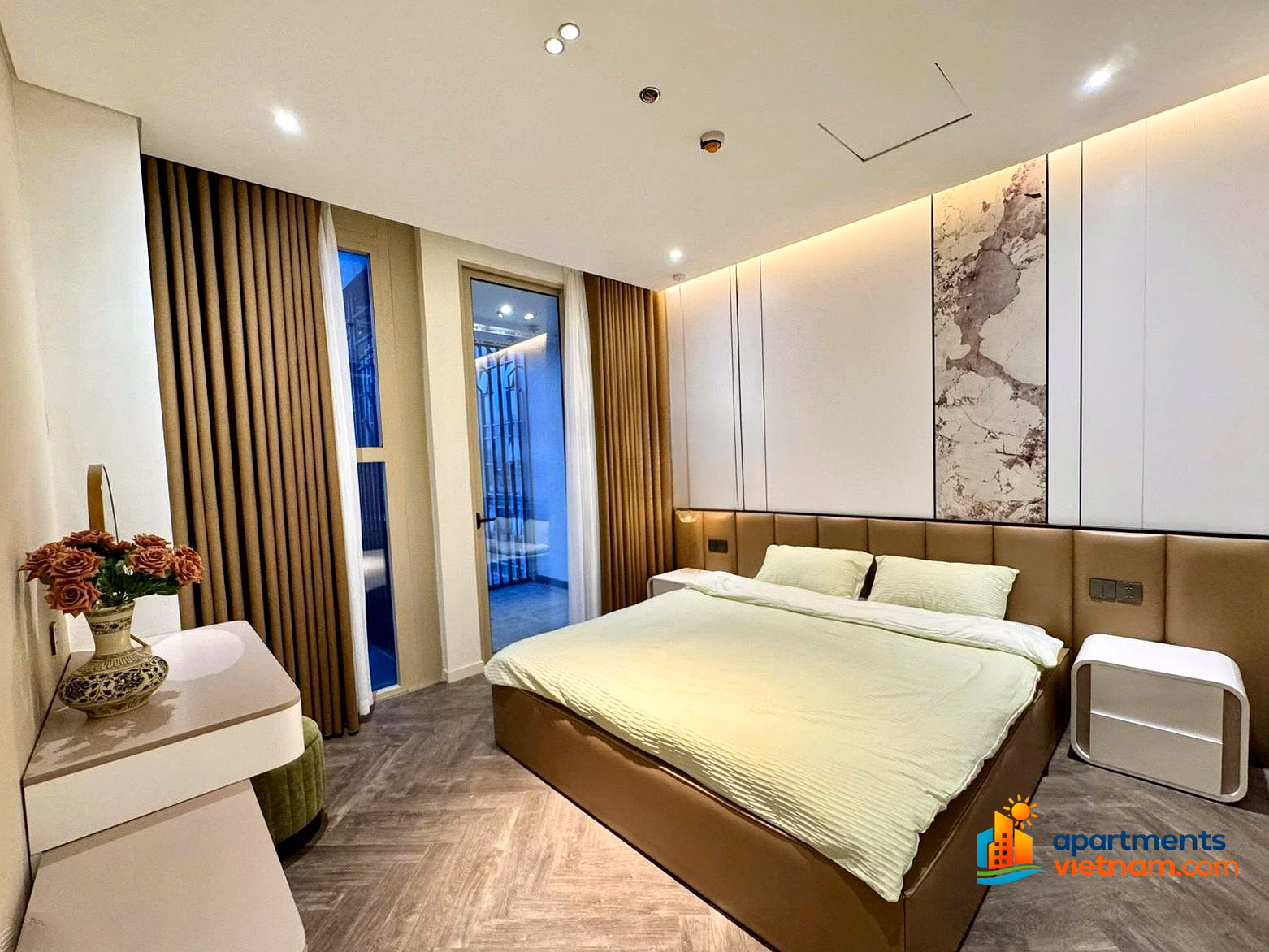 3-Bedroom Apartment for Rent, Floor 25, Sunshine City - Direct Owner