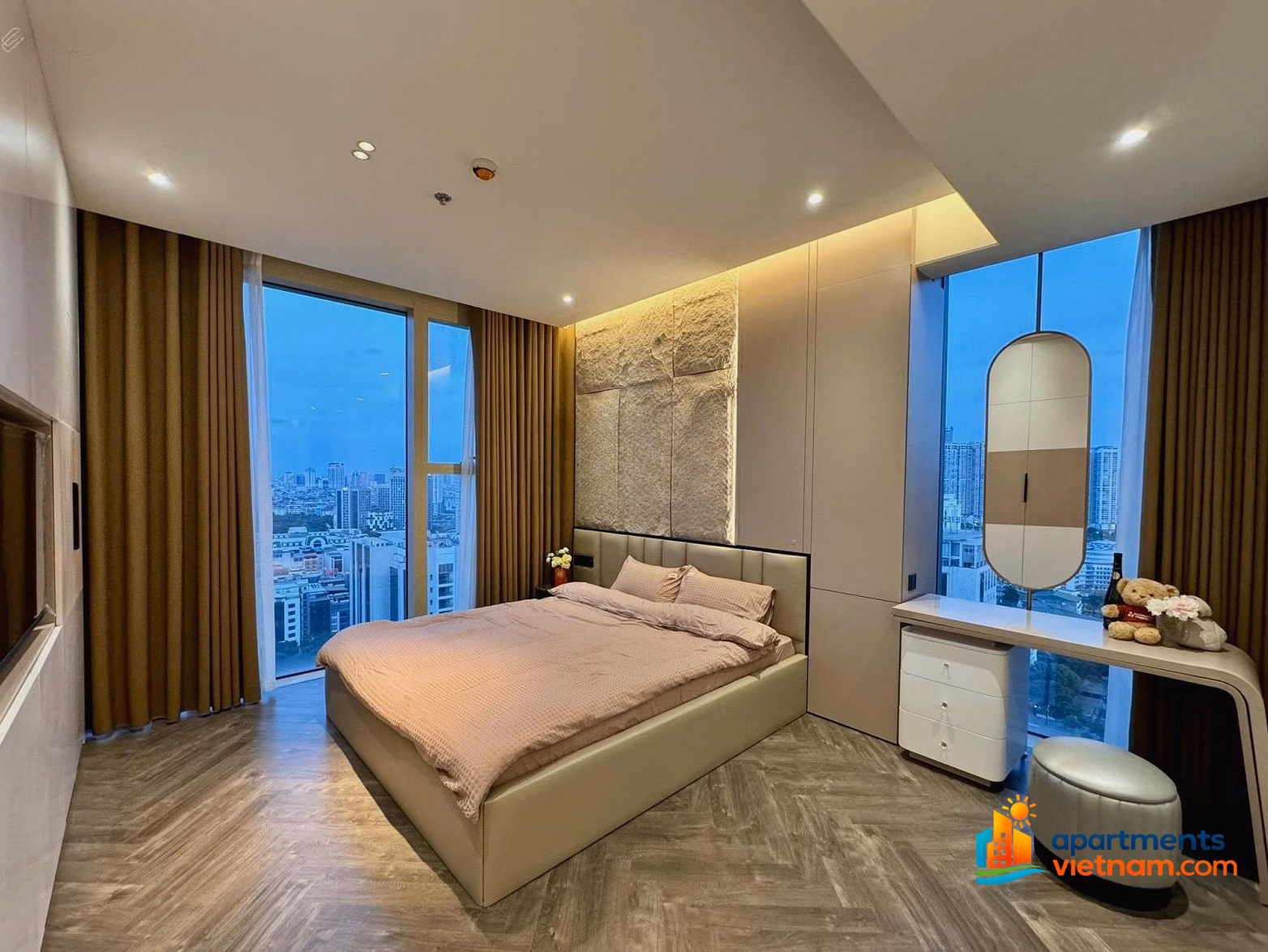 3-Bedroom Apartment for Rent, Floor 25, Sunshine City - Direct Owner