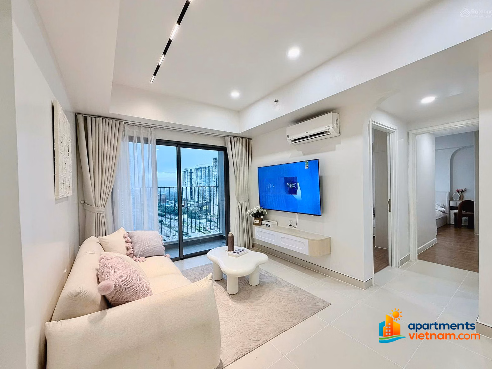 Selling 2 bedroom apartment in T5 tower - Masteri Thao Dien, 80% loan support. Contact 0936 721 *** Mr. Hoai