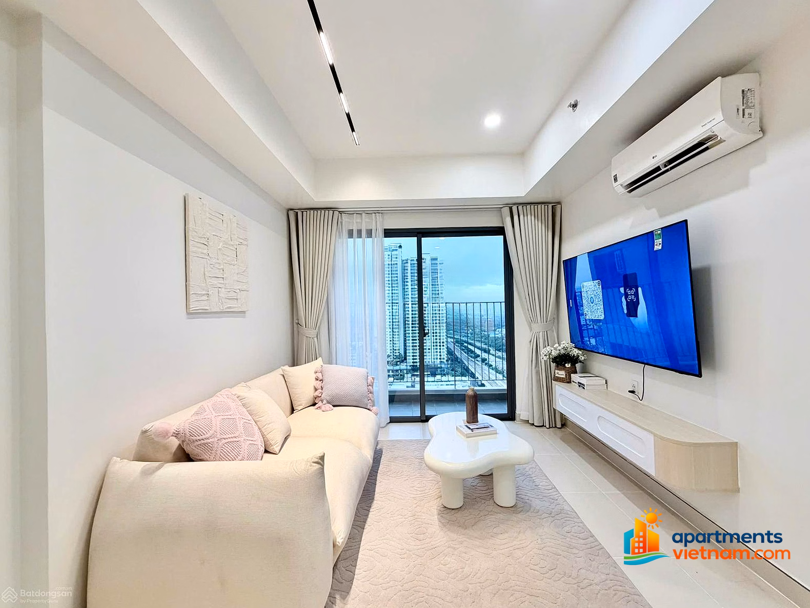 Selling 2 bedroom apartment in T5 tower - Masteri Thao Dien, 80% loan support*** Mr. Hoai