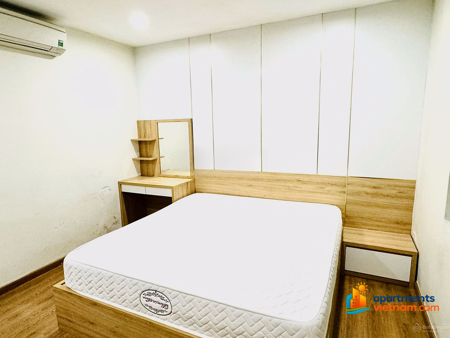 Apartment for rent at Central Field Trung Kinh, 2N2VS, 70m2, full furniture, price only 14 million***