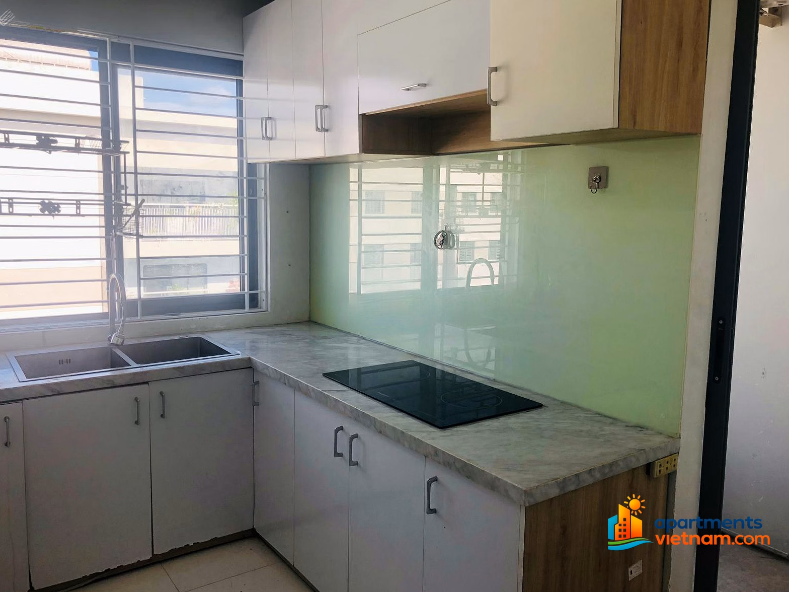 Selling fully furnished 2-bedroom apartment in CT2B HUD Phuoc Long, South Nha Trang. Cheap price