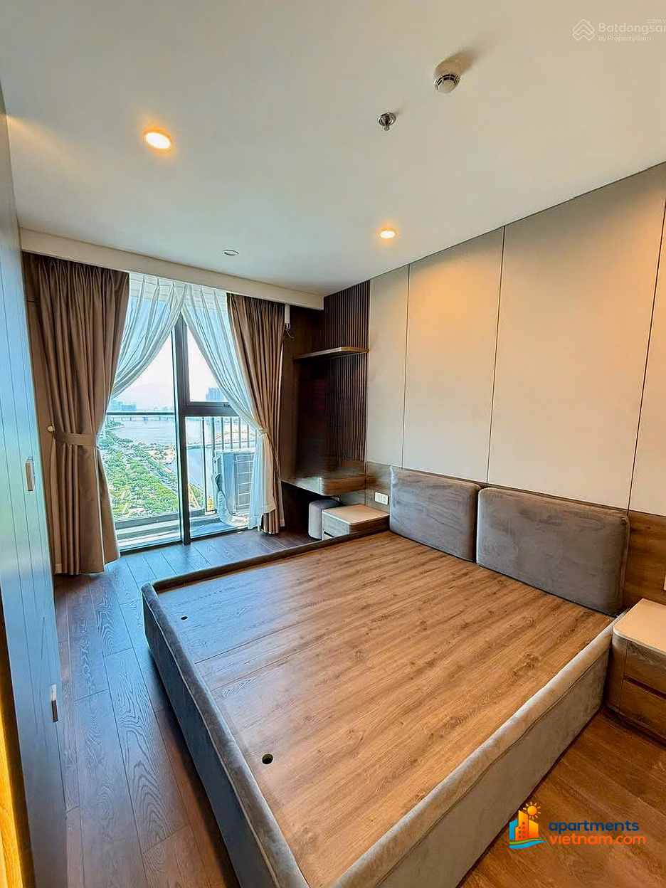 Luxury Apartment for Rent at The Filmore – High Floor with Direct Dragon Bridge View
