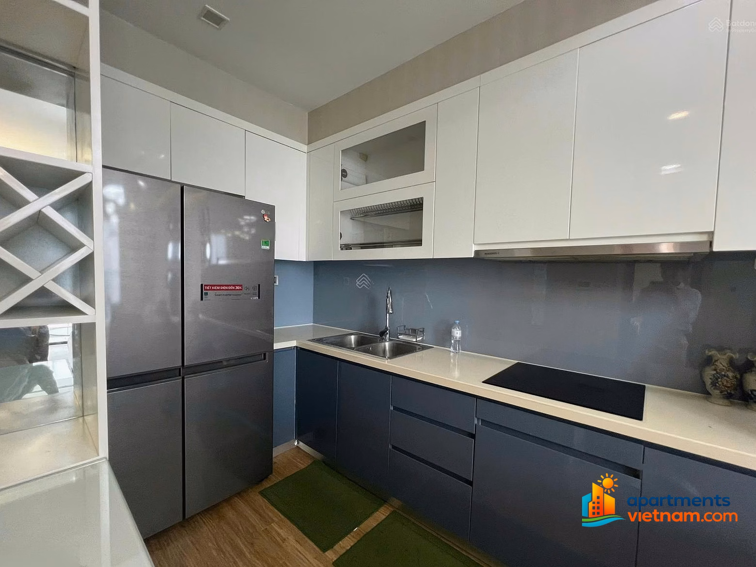 Fully furnished 2-bedroom apartment for rent 76m2 M3 Vinhomes Metropolis price 28 million/month - Em Son
