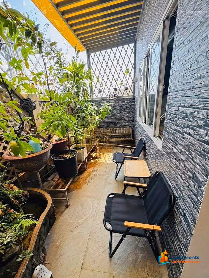 Penhouse for sale in old Gia Hoa Apartment, District 9