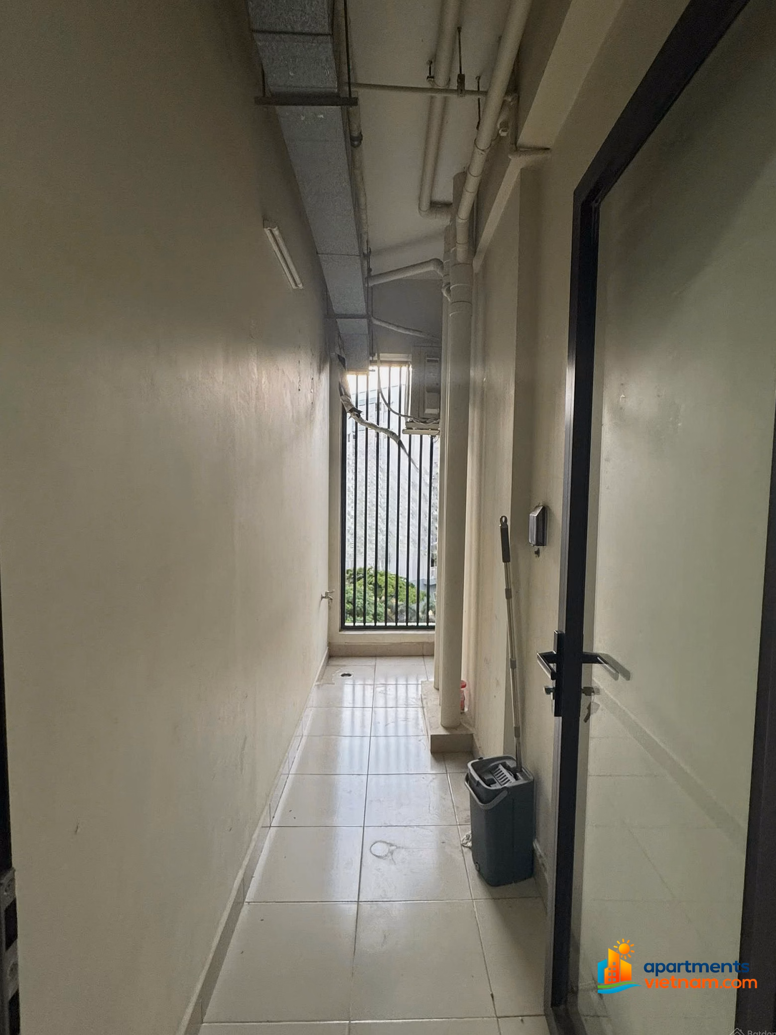 Need to rent Mizuki Park apartment 76m2 2 bedrooms 2 bathrooms with basic furniture. Can stay immediately. Price 9.8 million/month