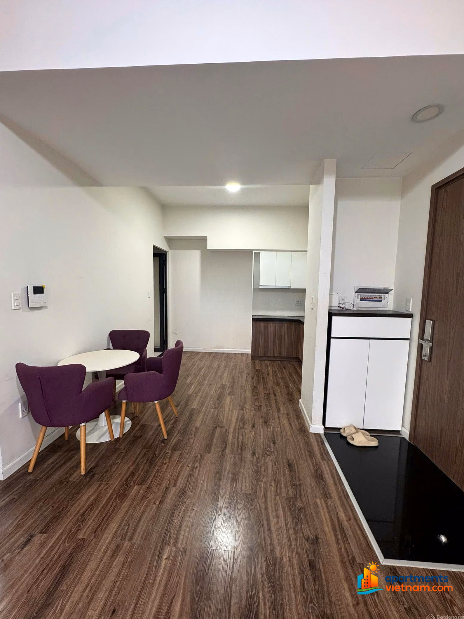 Need to rent Mizuki Park apartment 76m2 2 bedrooms 2 bathrooms with basic furniture. Can stay immediately. Price 9.8 million/month