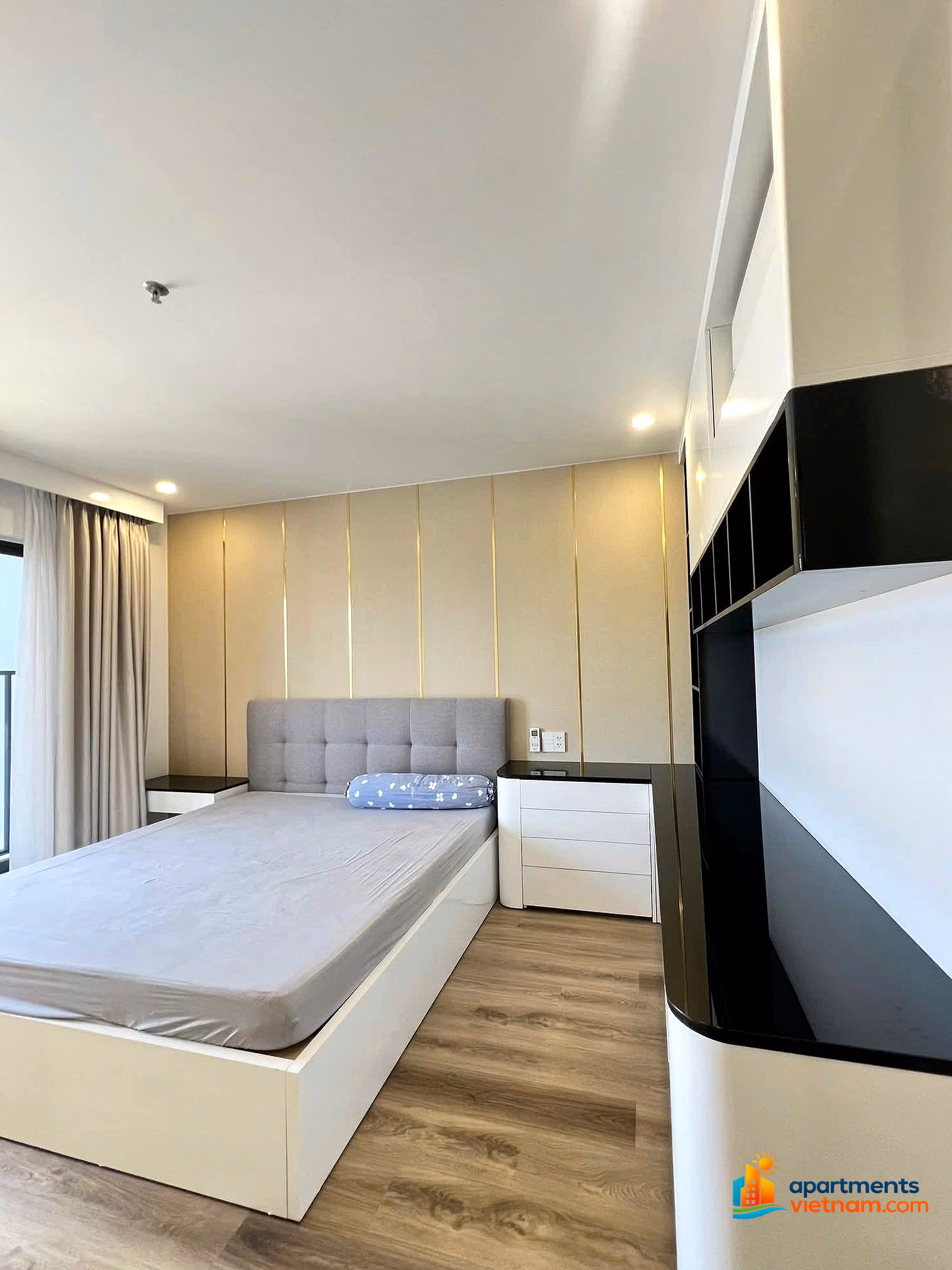 Selling 74m2 apartment (2 bedrooms) in CT3 Vinh Diem Trung, high floor, NE balcony, full furniture, price only 3.9 billion