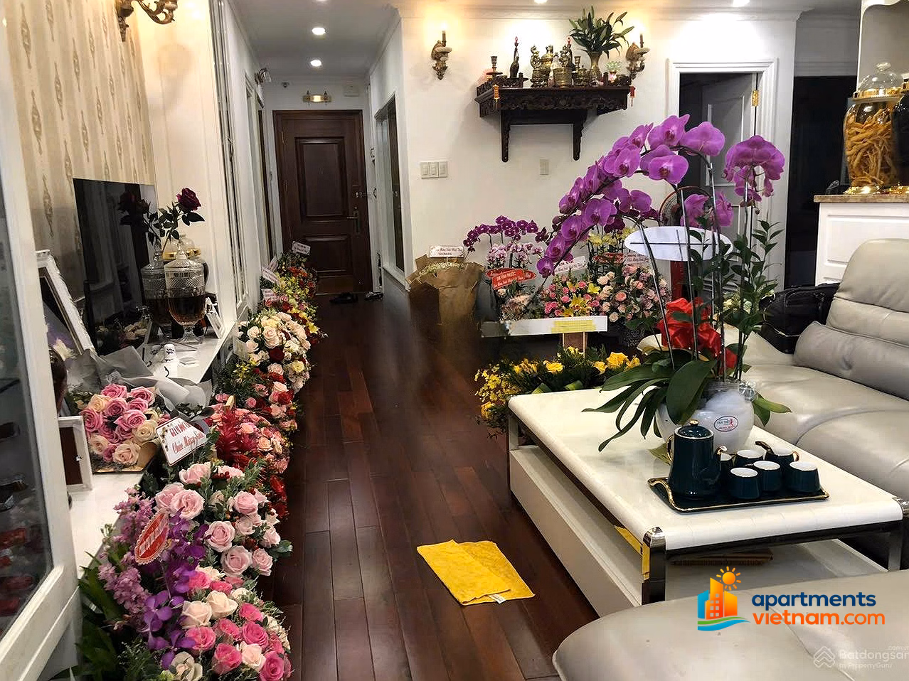 The rare apartment on the 42nd floor of Muong Thanh 60 Tran Phu is claustrophobic